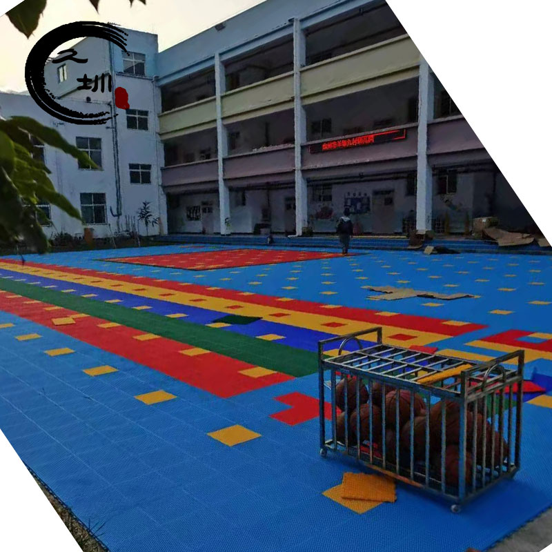 2023年月銷(xiāo)20萬(wàn)懸浮地板廠家 幼兒園球場(chǎng)操場(chǎng)室外拼裝塑膠地膠 藍(lán)色
