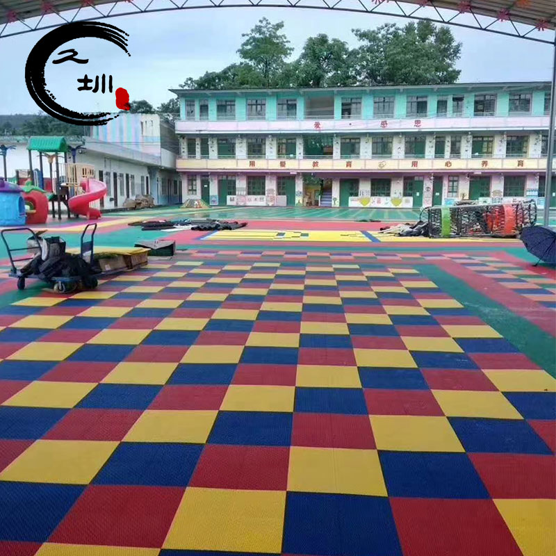2022年幼兒園室外跑道用懸浮地板廠家塑料拼裝懸浮地板 籃球場(chǎng)懸浮地板